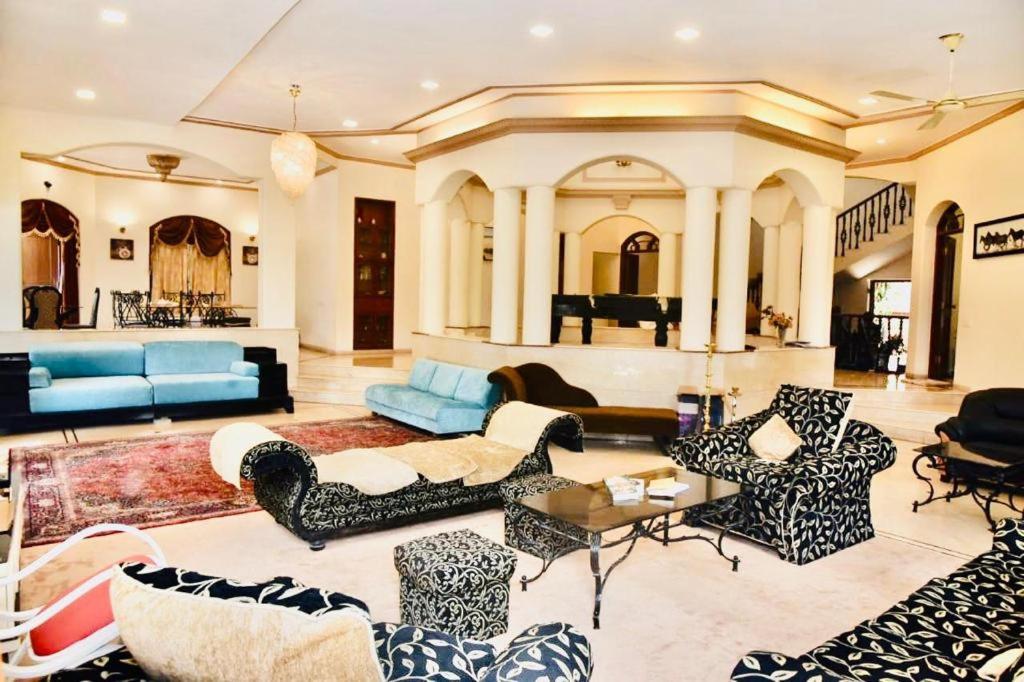 Woodside Villa