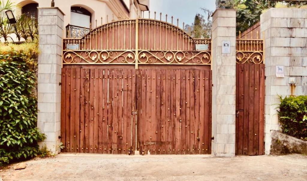 Woodside Villa