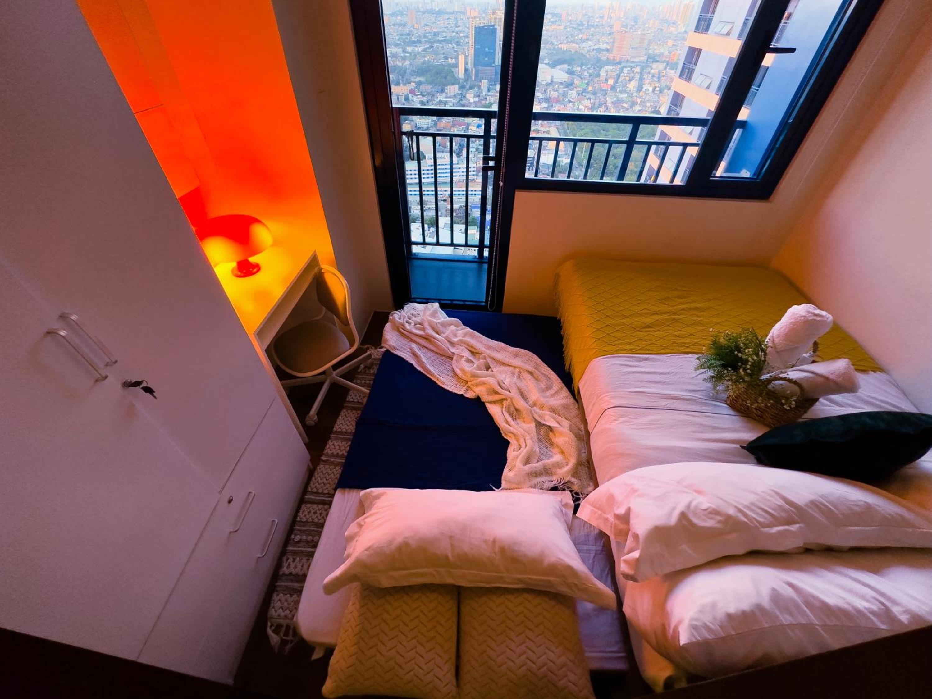 SMDC Air residences city lights view at 51st floor 101 view 2