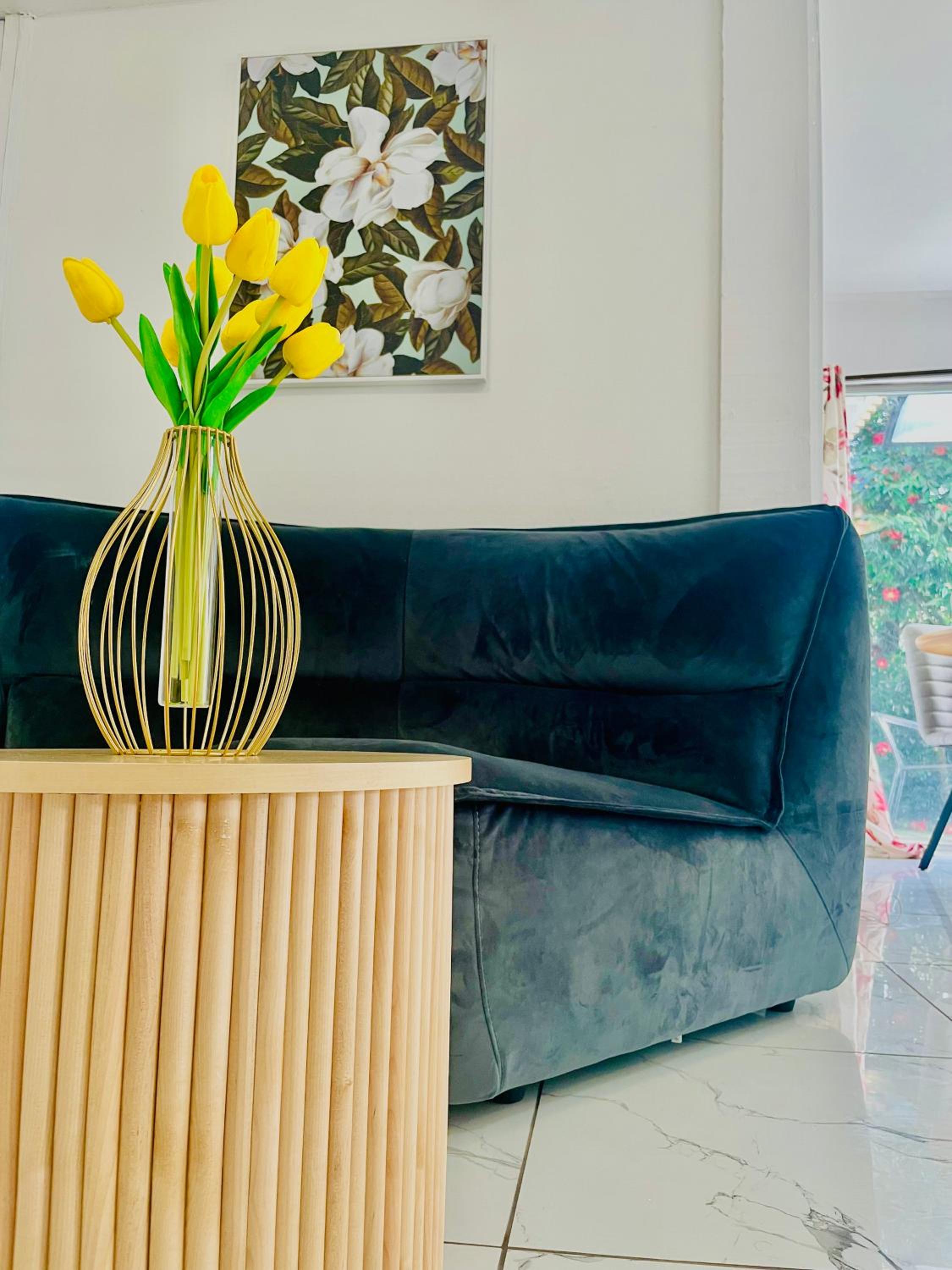 Ball Place Residence-Enjoy the entire downstairs