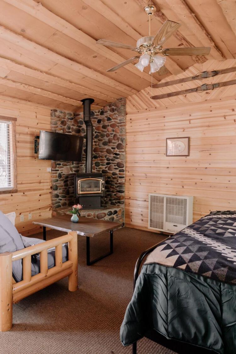 oak knoll lodge