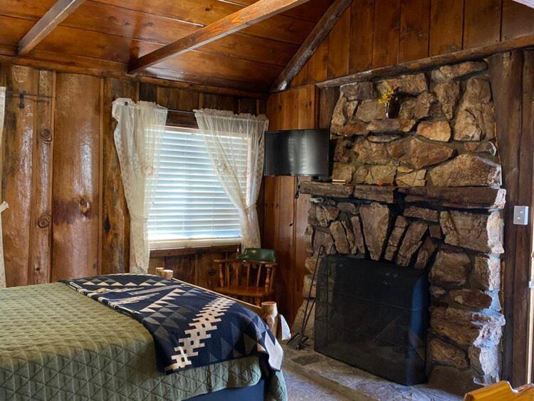 oak knoll lodge
