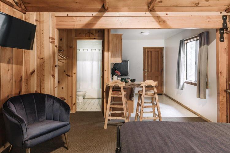 oak knoll lodge