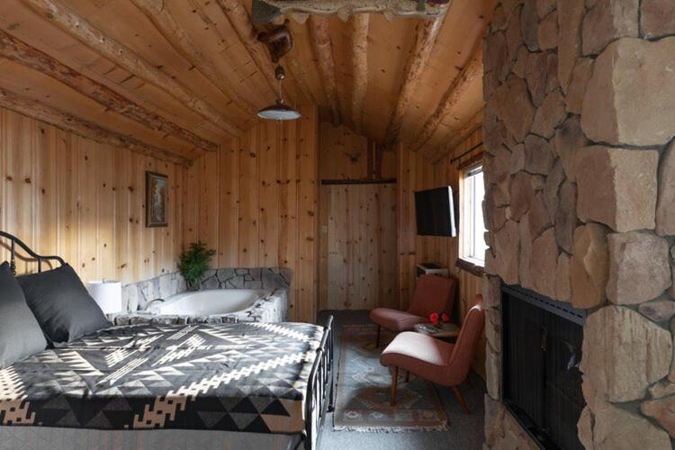 oak knoll lodge