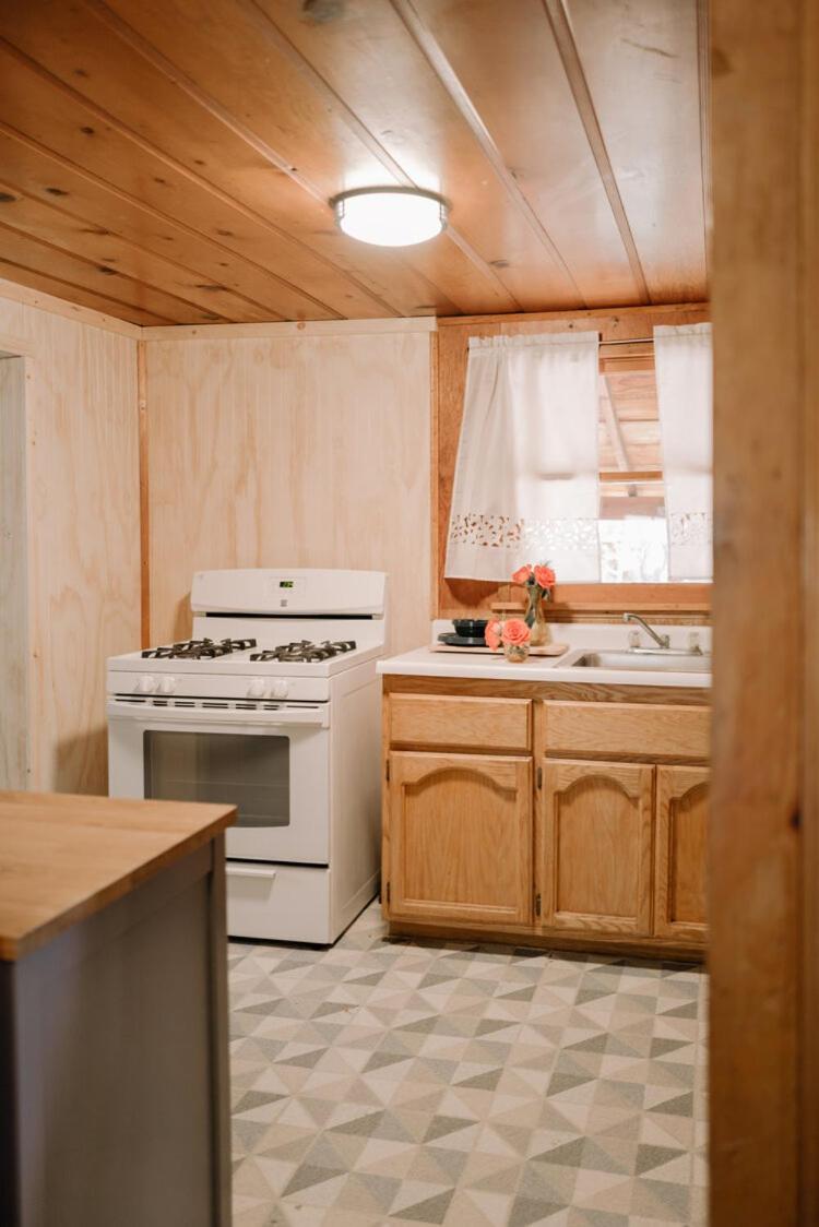 oak knoll lodge