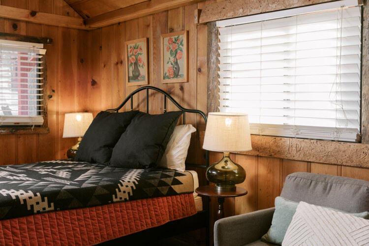 oak knoll lodge