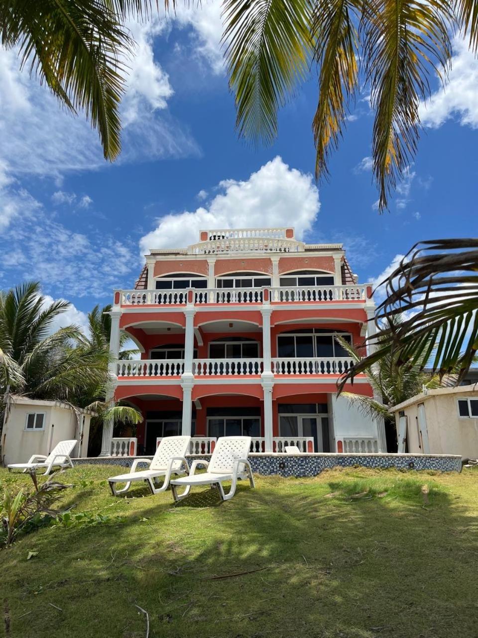 Beachfront private villa in Cabarete with 5 separate apartments