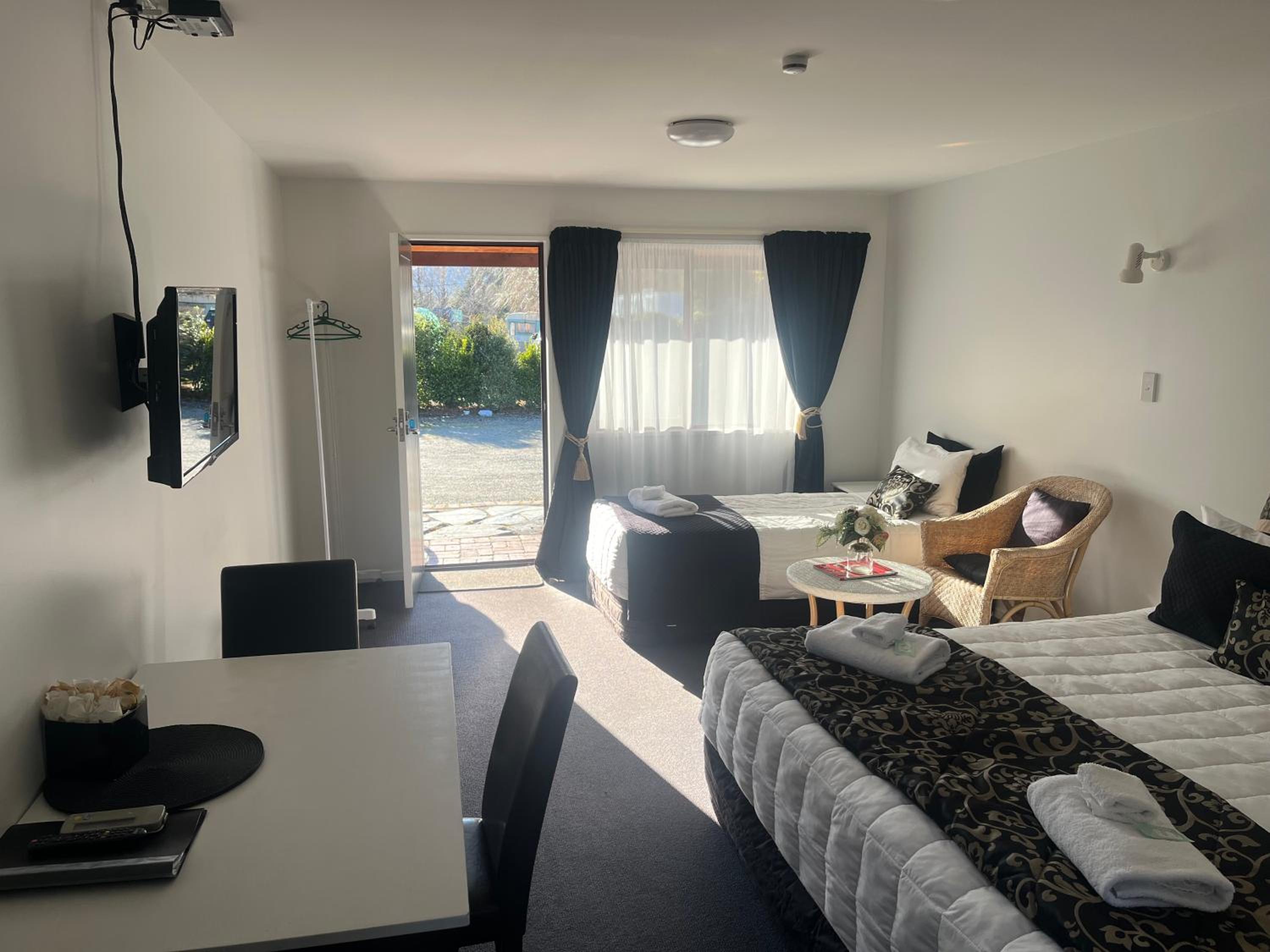 #2 Glenorchy Alpine Suite view 2