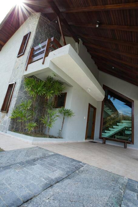 Casa linda com piscina em Riviera
