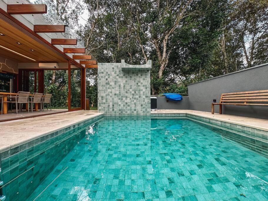 Casa linda com piscina em Riviera