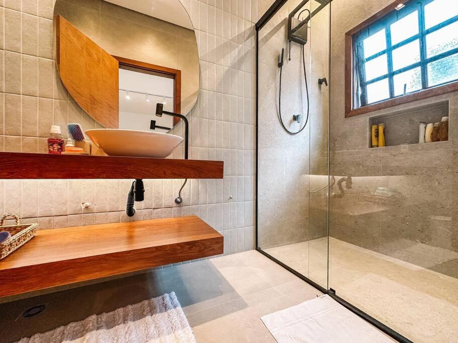 Casa linda com piscina em Riviera