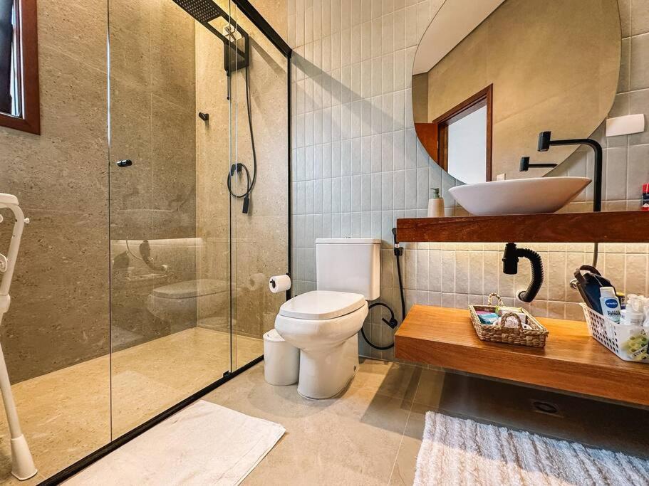 Casa linda com piscina em Riviera