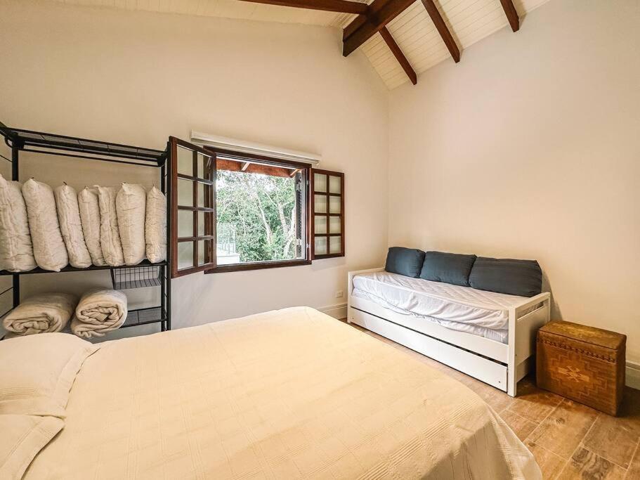 Casa linda com piscina em Riviera