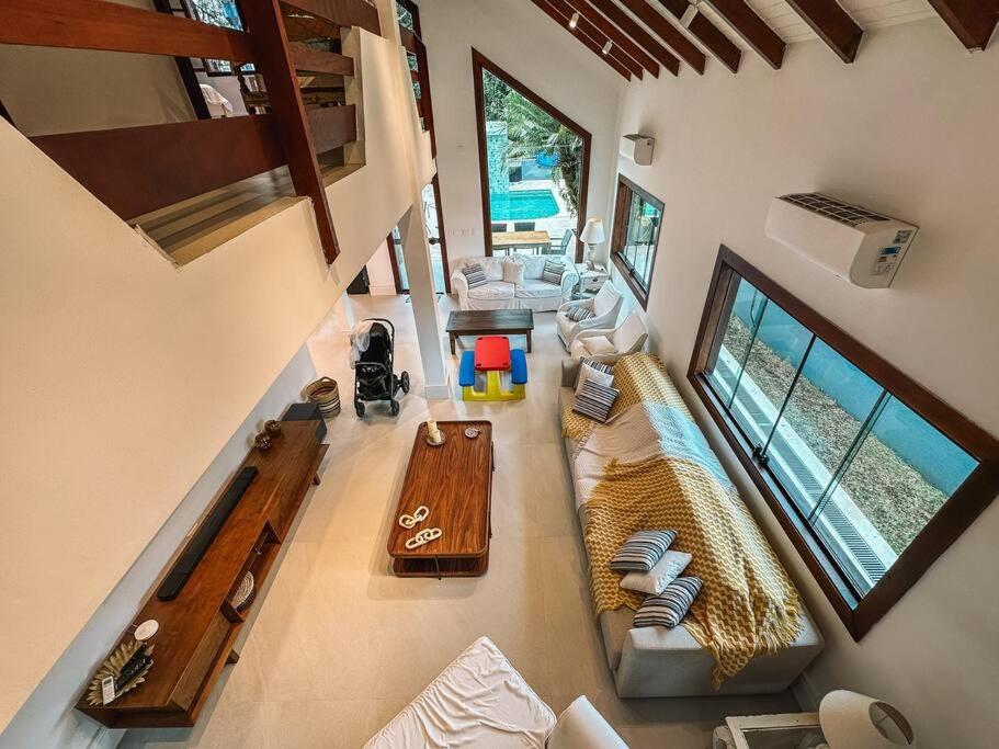 Casa linda com piscina em Riviera