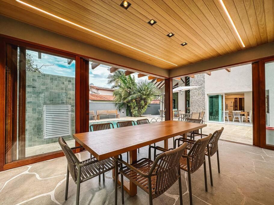 Casa linda com piscina em Riviera