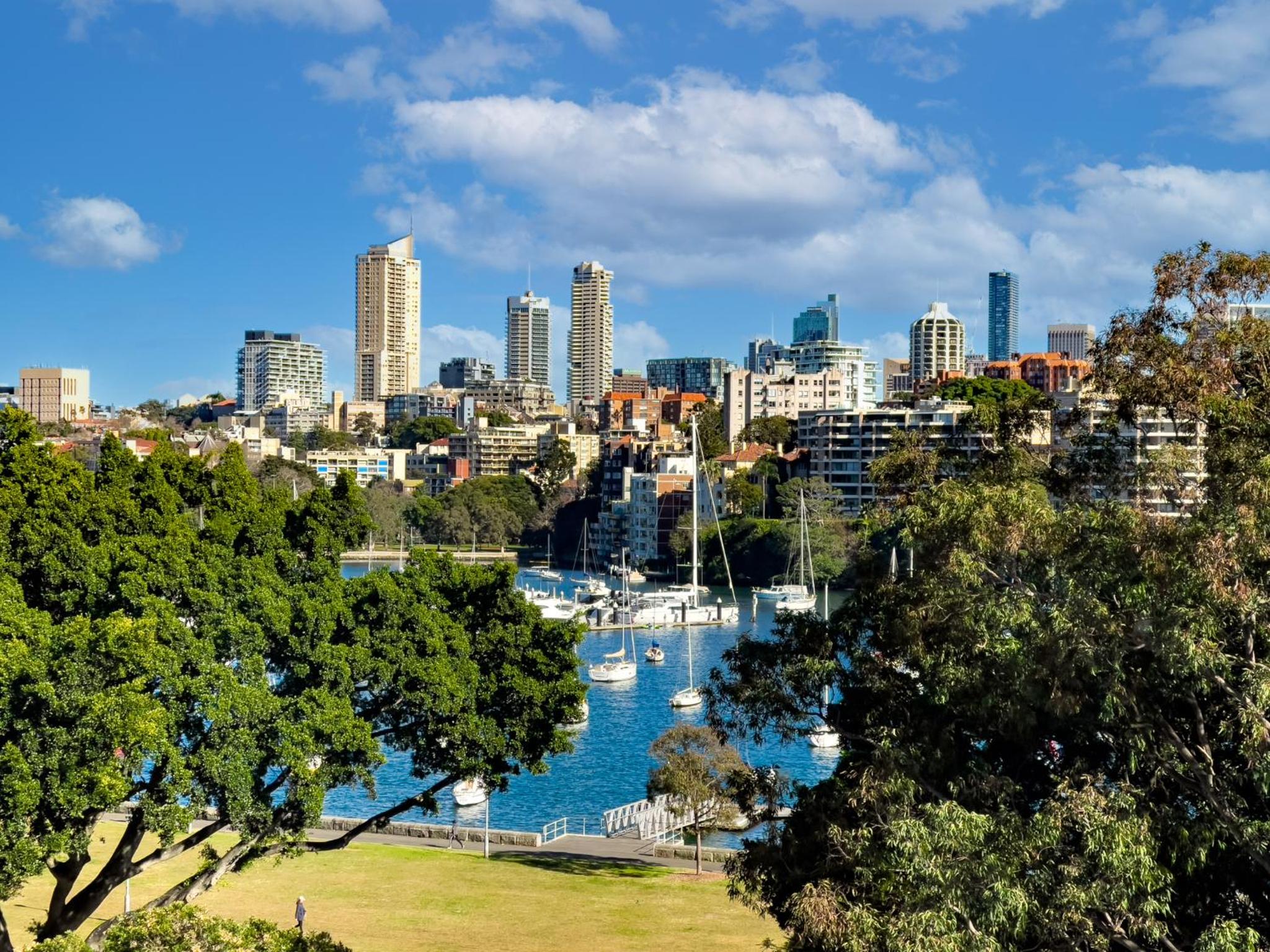 Luxe 3BR Full-Floor Suite with Views Darling Point