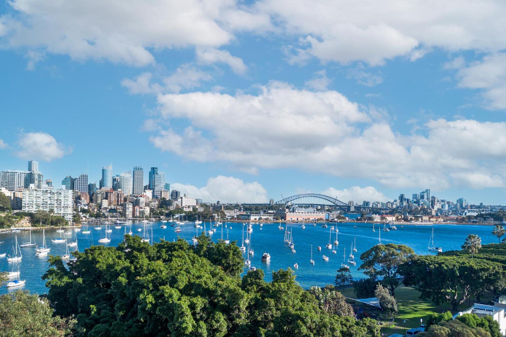 Luxe 3BR Full-Floor Suite with Views Darling Point