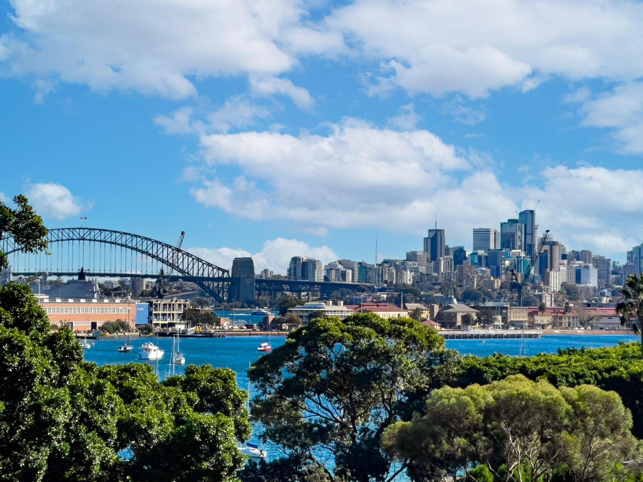 Luxe 3BR Full-Floor Suite with Views Darling Point