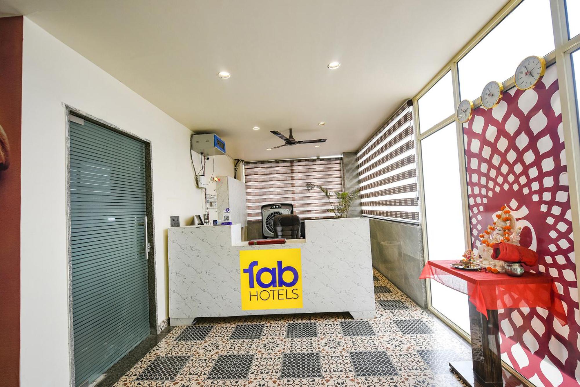 Lobby & Reception