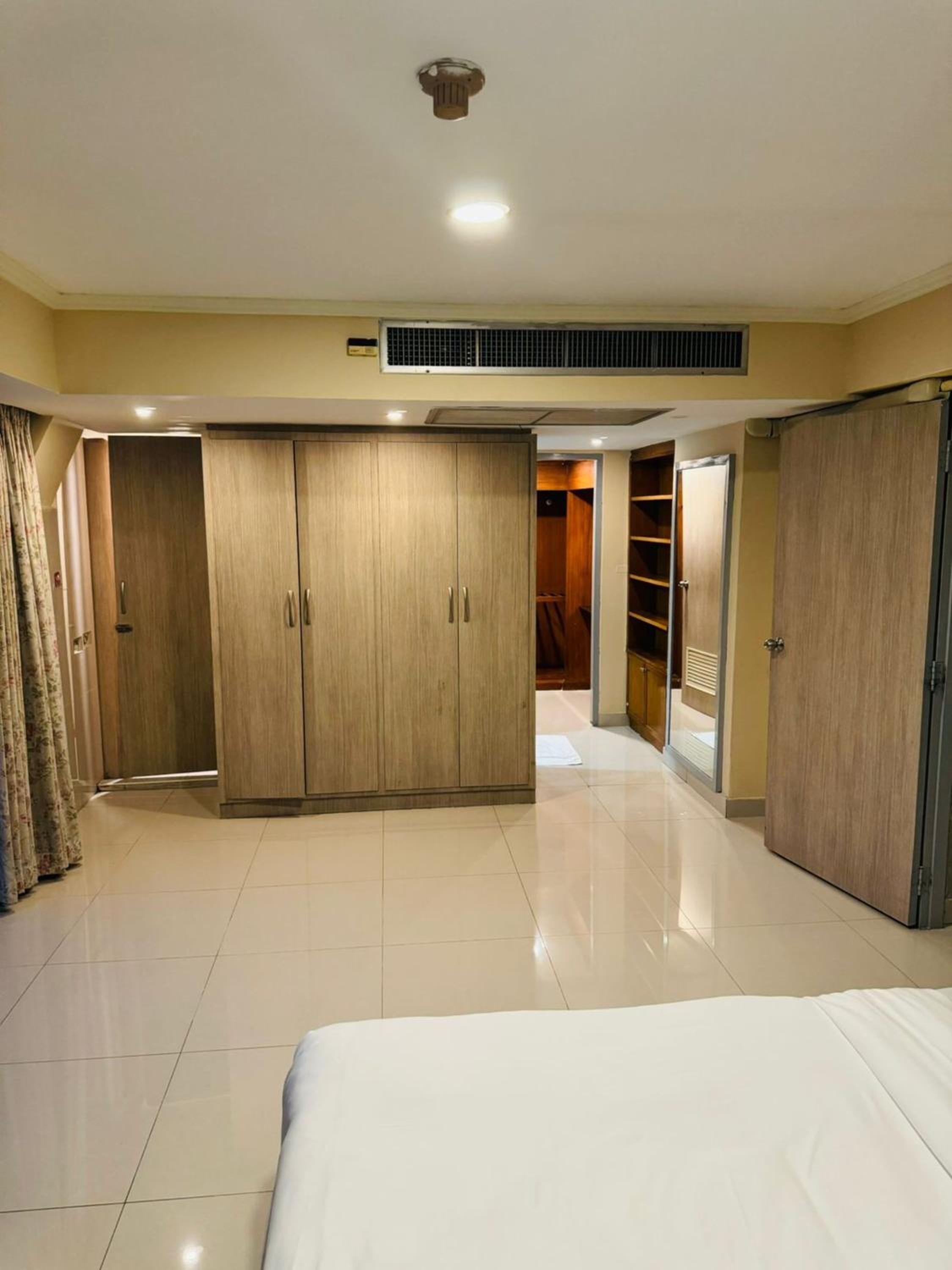 Affordable Serviced Apartment Nana - Omni Tower Sukhumvit location