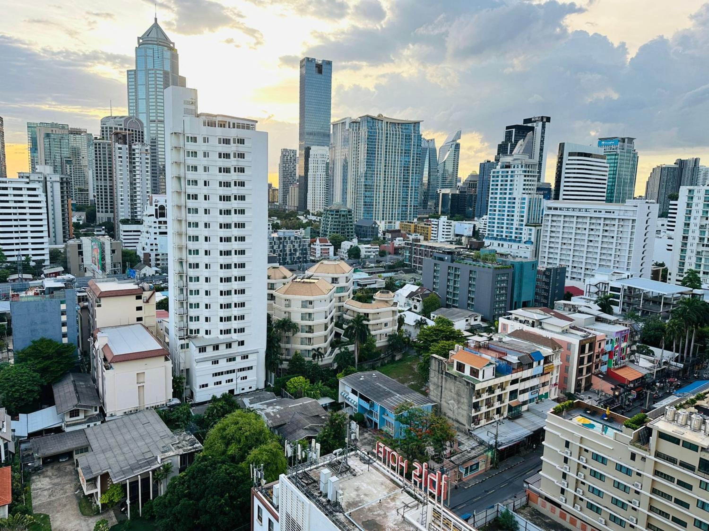 Affordable Serviced Apartment Nana - Omni Tower Sukhumvit location
