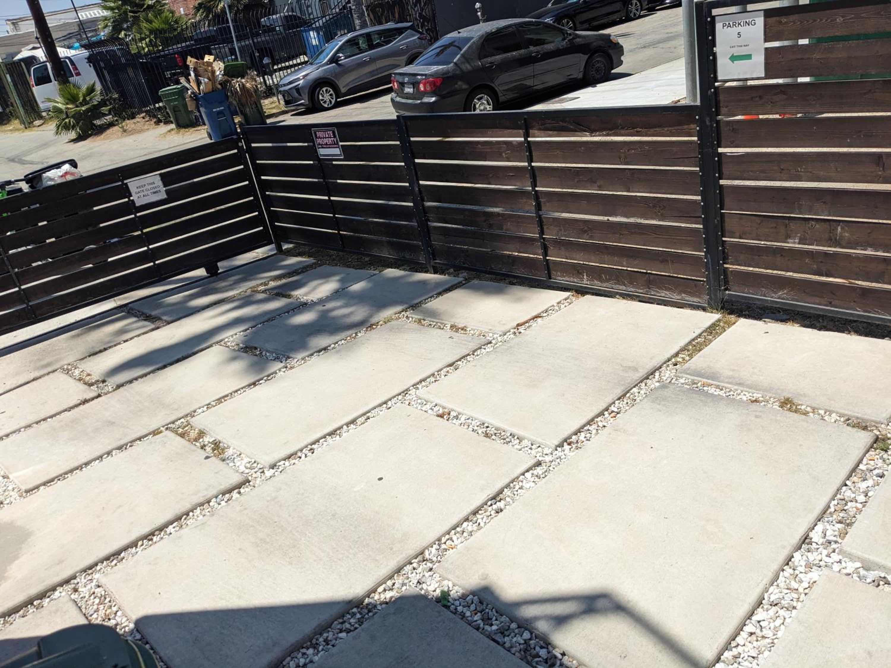 Cozy 3 BR Townhouse with Balcony
