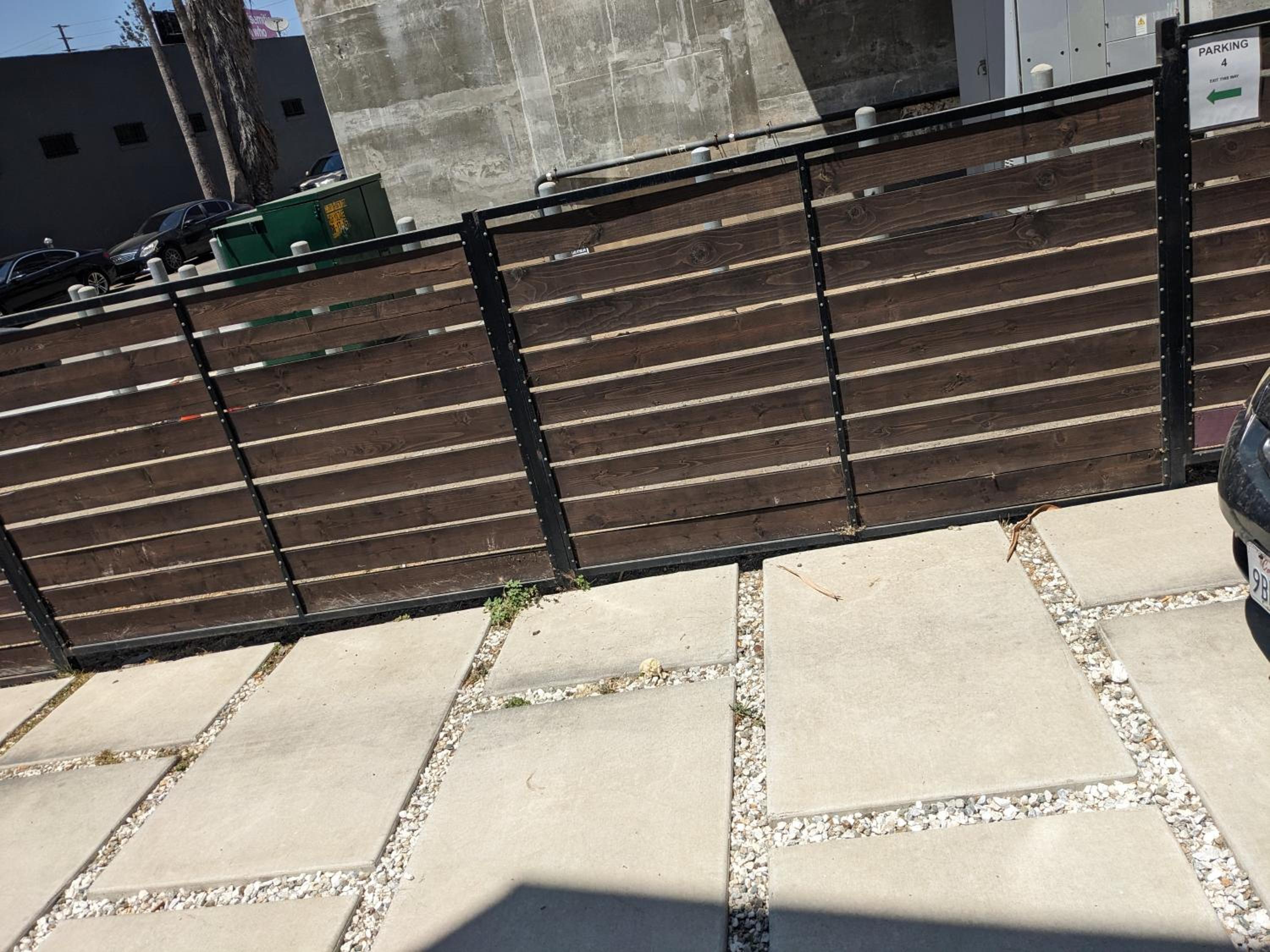 Cozy 3 BR Townhouse with Balcony