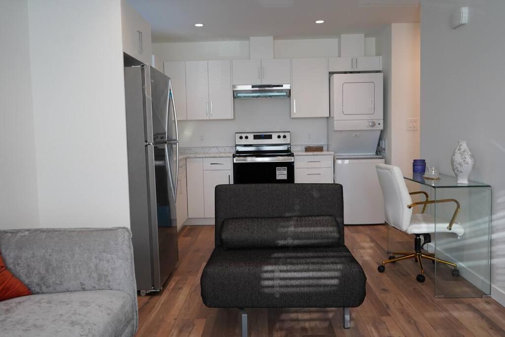 Guest suite in Saanich, BC