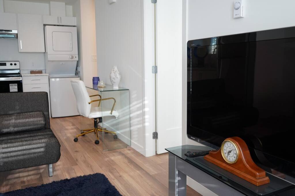 Guest suite in Saanich, BC
