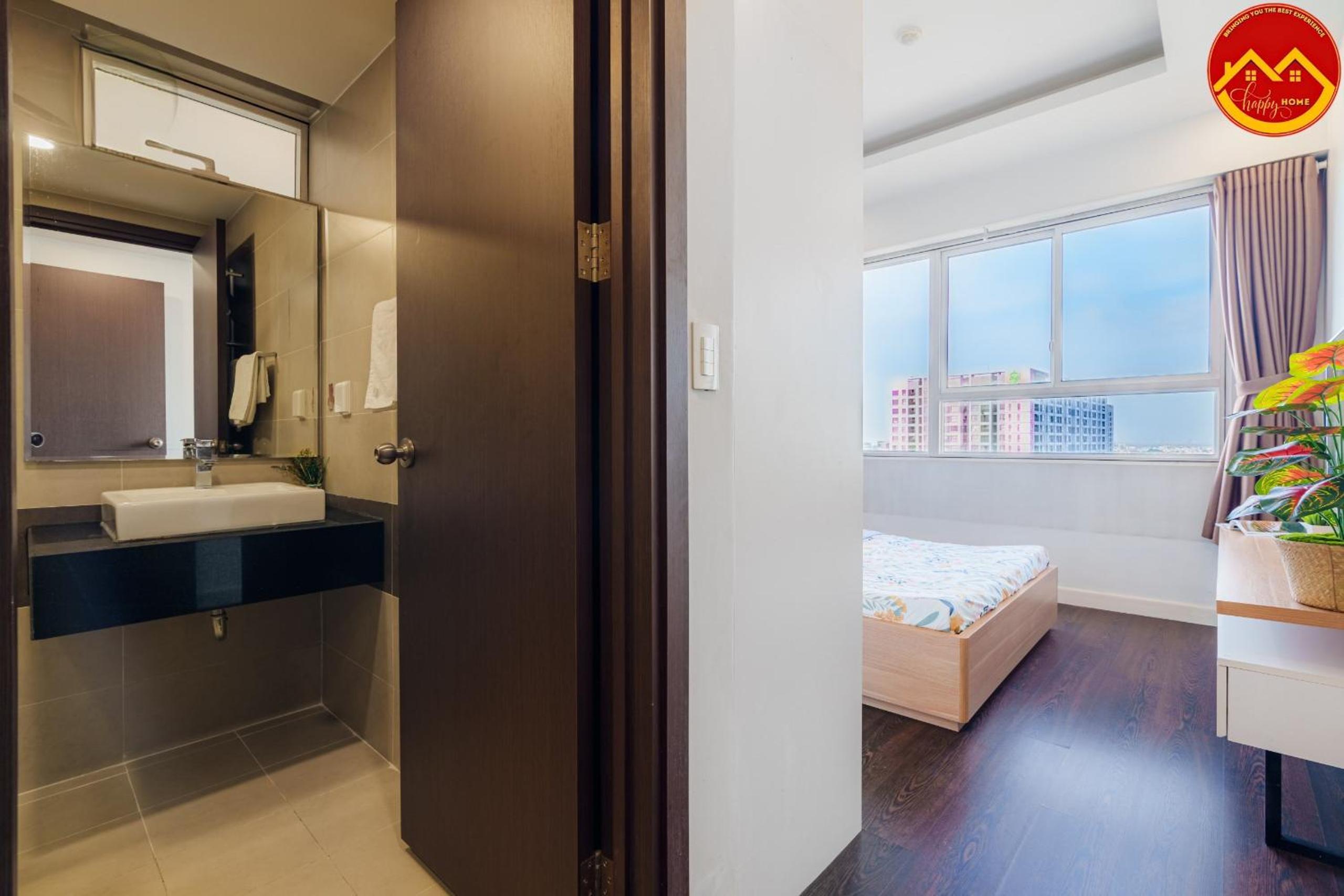 Apartment - Near TSN Airport - 2Br 2WC - Luxury