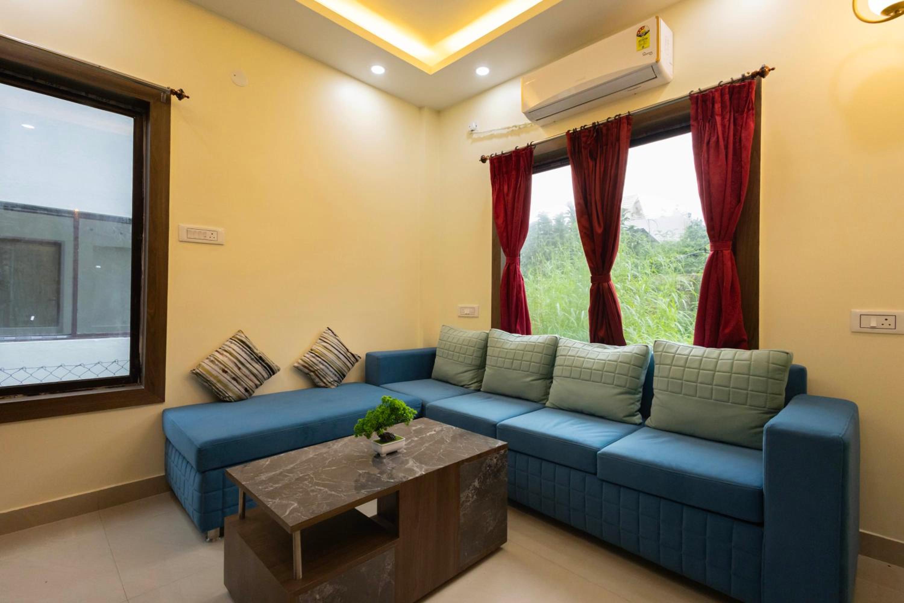Gemscity Villa by JadeCaps Nr IIMC view 2