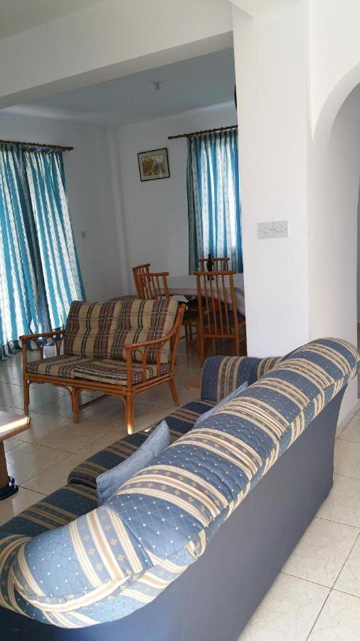 Queen Eyridiki Luxury Villa 1