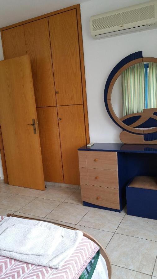 Queen Eyridiki Luxury Villa 1
