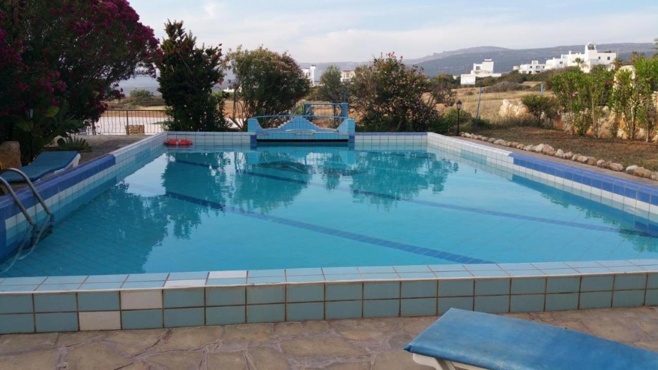 Queen Eyridiki Luxury Villa 1