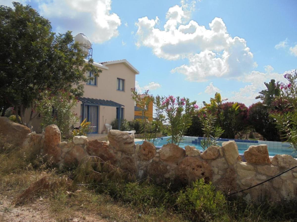 Queen Eyridiki Luxury Villa 1