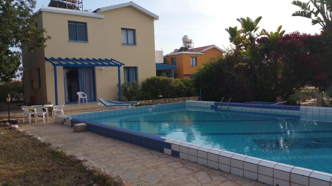 Queen Eyridiki Luxury Villa 1
