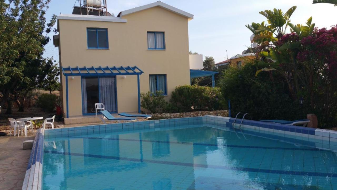 Queen Eyridiki Luxury Villa 1