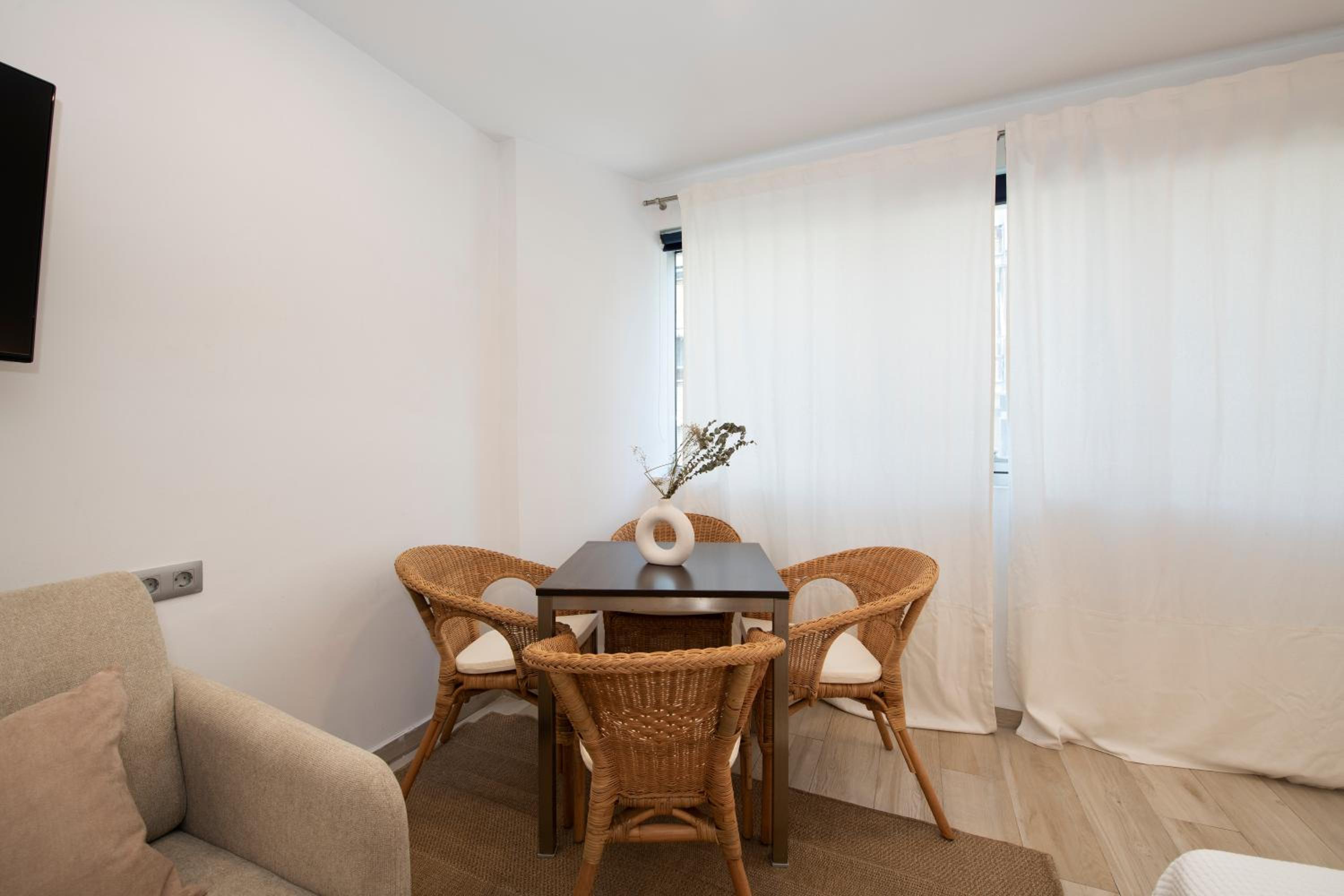 Aparthotel Centric en Castelldefels — dining