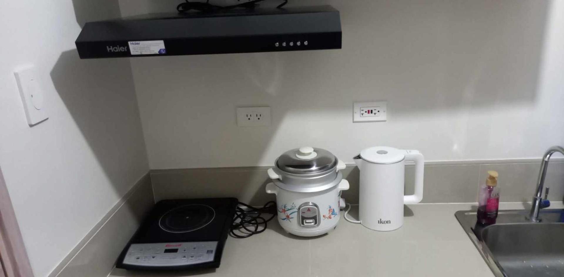 1 Bedroom with Free wifi and Netflix in Trees Residences view 4