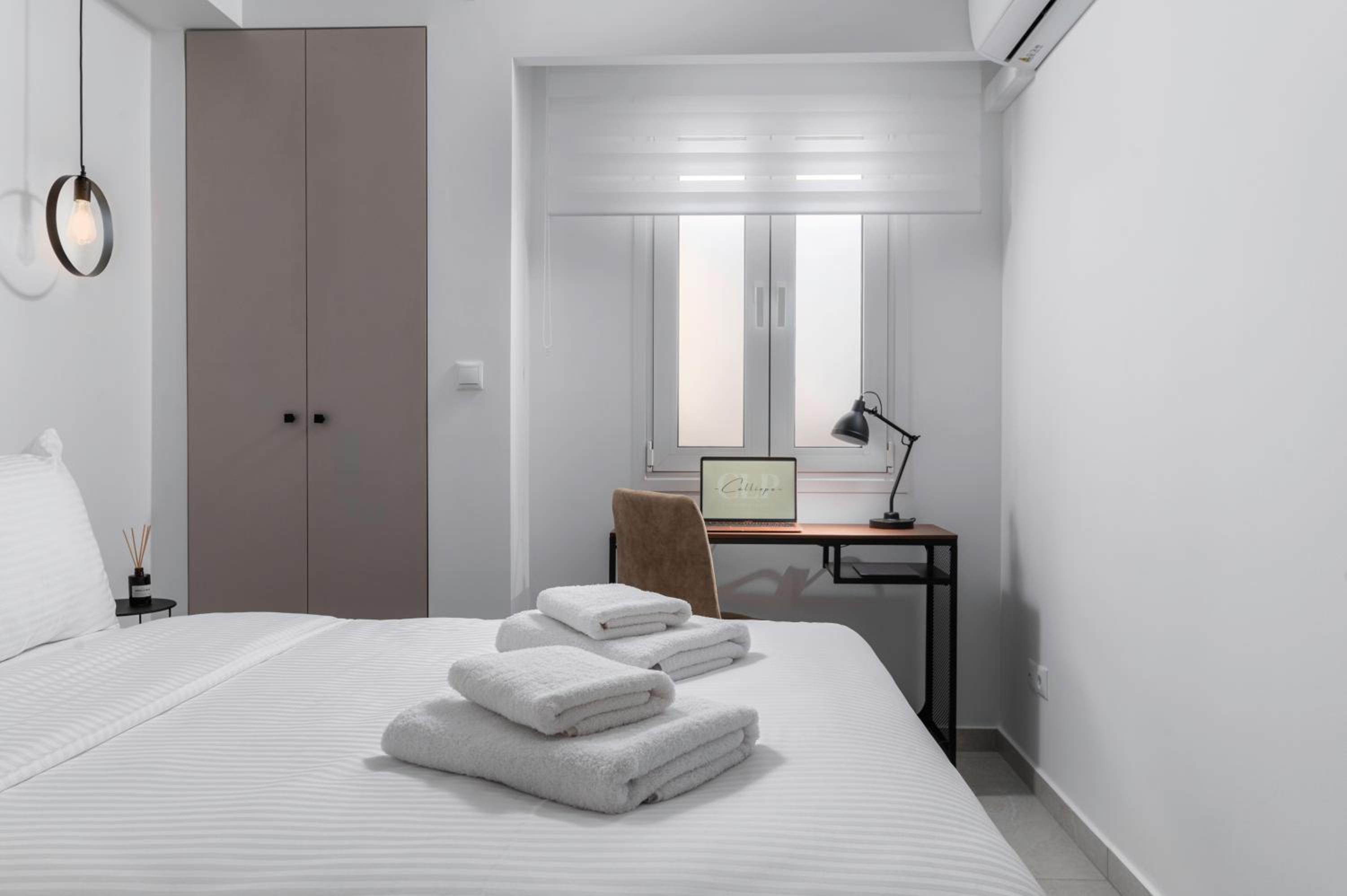 Calliope luxury loft with backyard photo 5