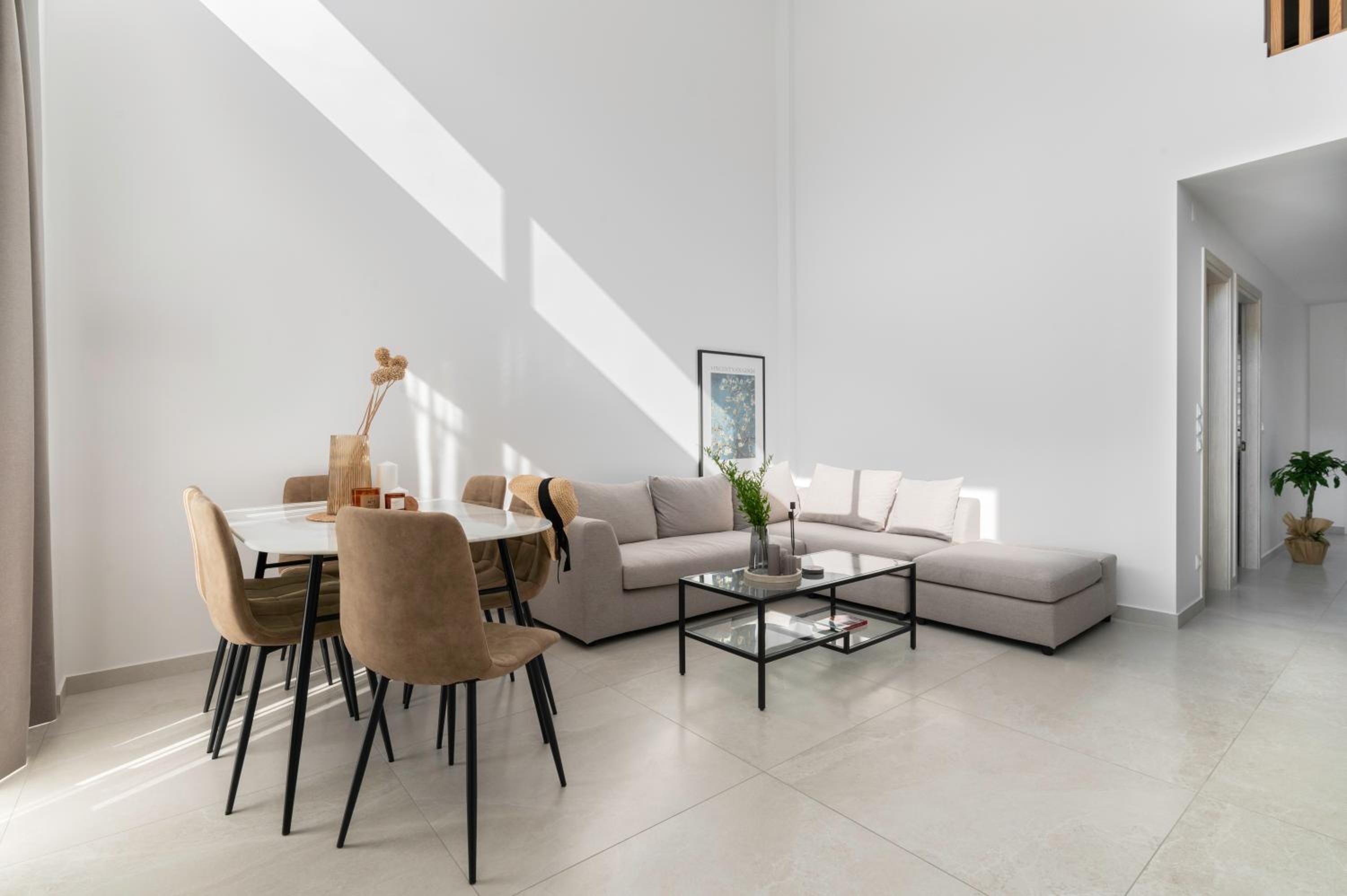 Calliope luxury loft with backyard photo 3