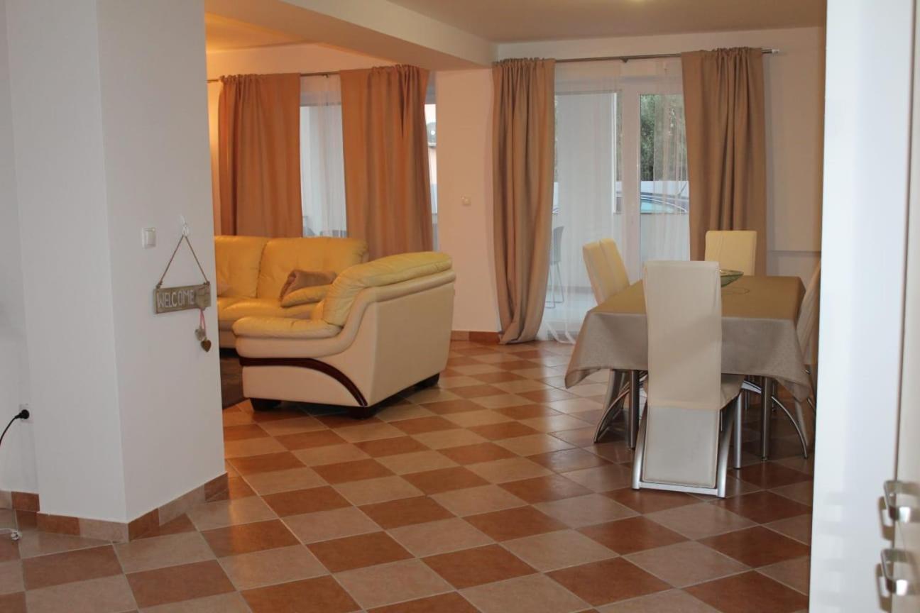 Photo 57
