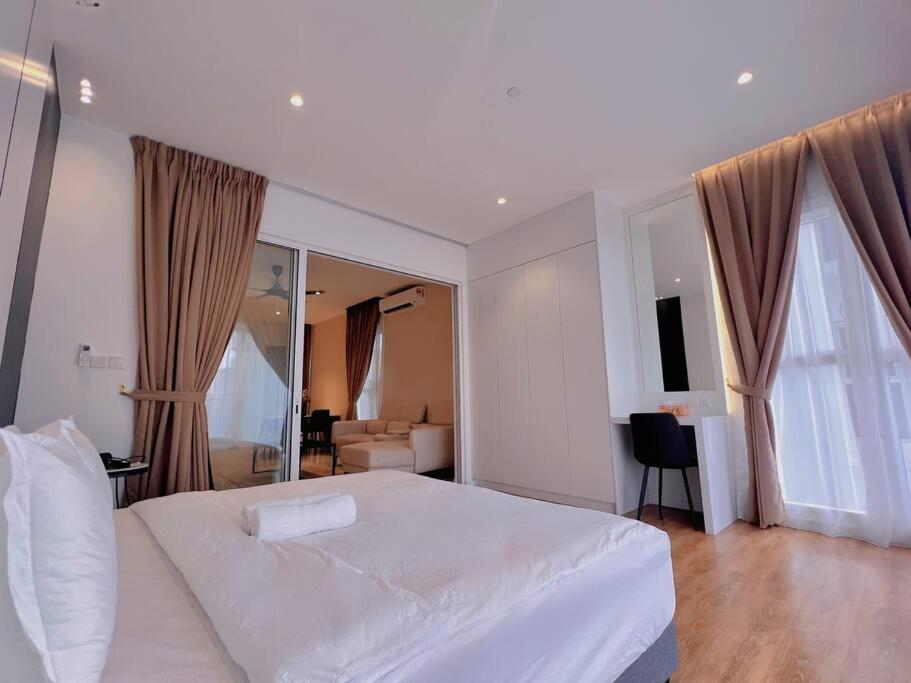 3PX Balcony Quill Residence, Near Quill City Mall, Monorail & LRT