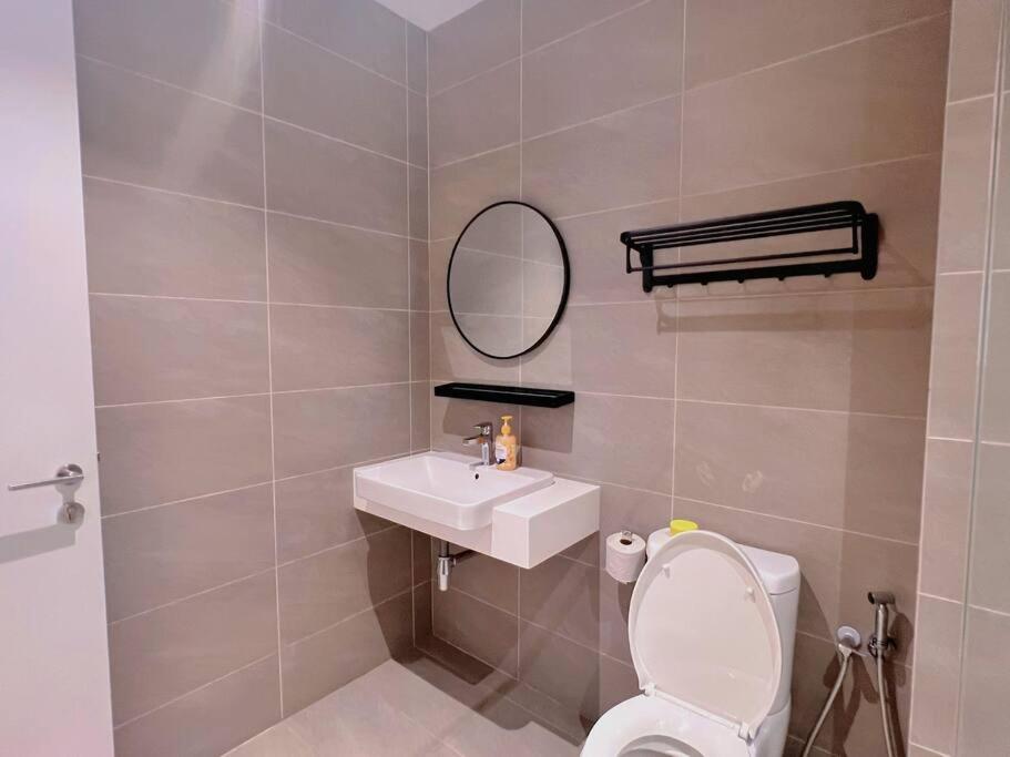 3PX Balcony Quill Residence, Near Quill City Mall, Monorail & LRT