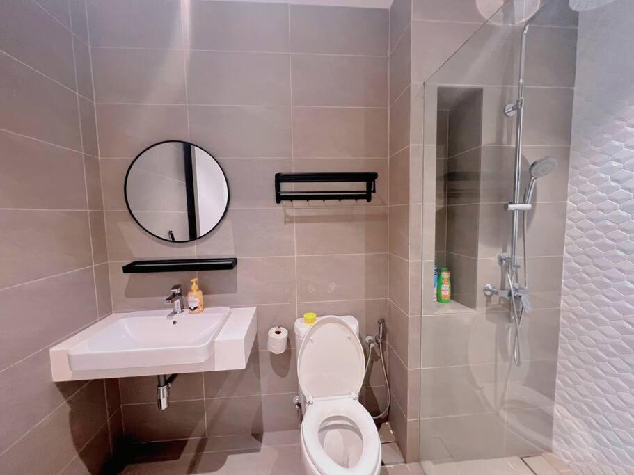 3PX Balcony Quill Residence, Near Quill City Mall, Monorail & LRT