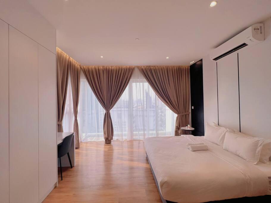 3PX Balcony Quill Residence, Near Quill City Mall, Monorail & LRT