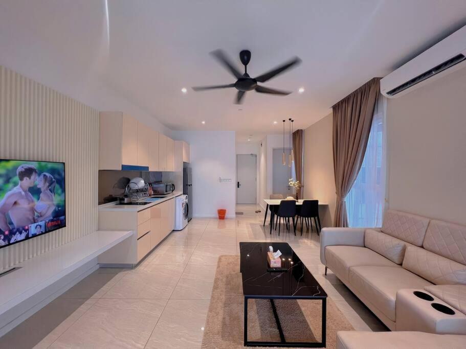 3PX Balcony Quill Residence, Near Quill City Mall, Monorail & LRT