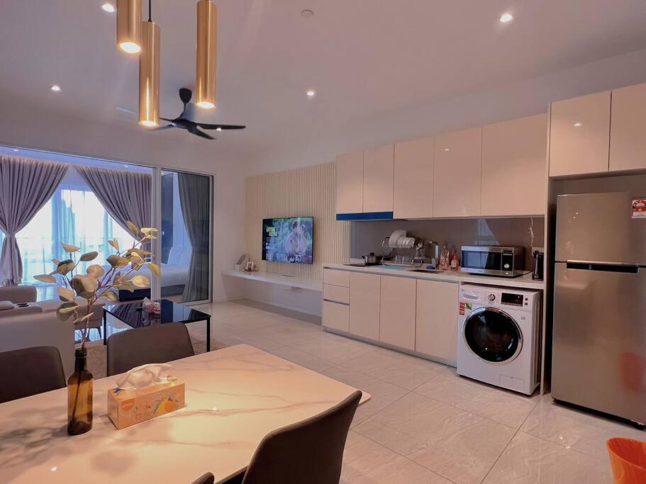 3PX Balcony Quill Residence, Near Quill City Mall, Monorail & LRT