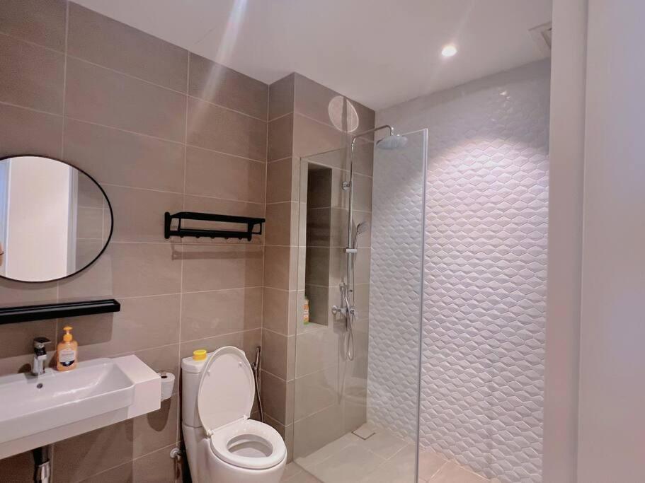 3PX Balcony Quill Residence, Near Quill City Mall, Monorail & LRT