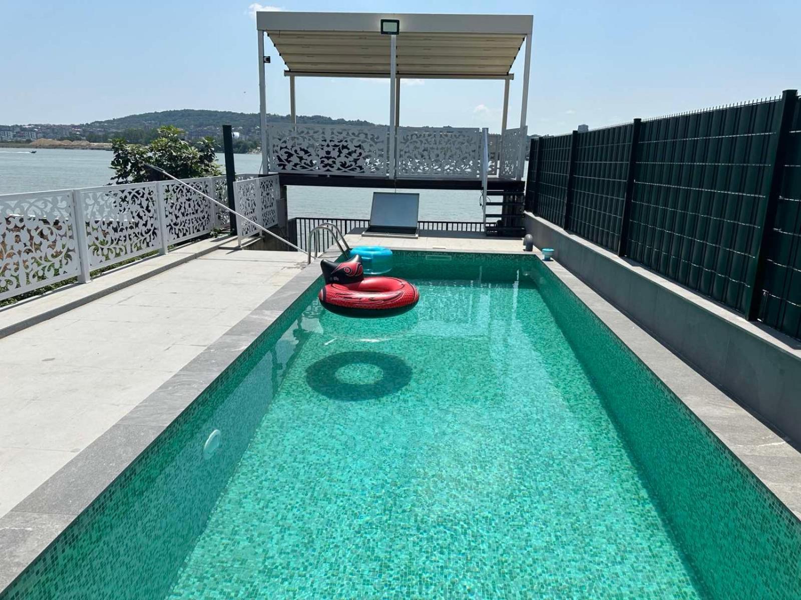 Belgrade River House